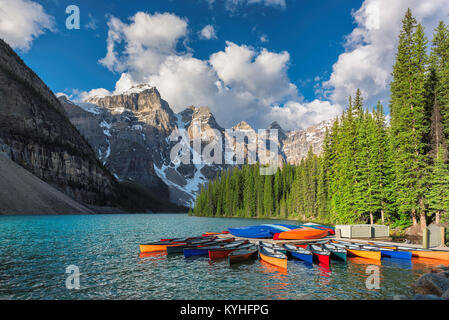 Moraine Lake in den Rocky Mountains, Banff National Park, Kanada. Stockfoto