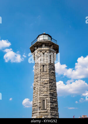 Roosevelt Island Lighthouse, New York, NY. Es gibt mehrere Bilder dieser Gotischen Stil achteckiger Stein Licht Haus und ich will mehr hochladen. Stockfoto