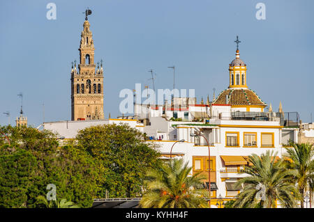 Blick von Triana, in der andalusischen Stadt Sevilla in Spanien Stockfoto