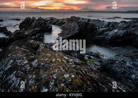 Sonnenuntergang über Whitsand Bay an der Südküste von Cornwall, UUK Stockfoto