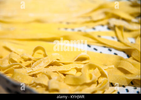 Frische, hausgemachte Pasta, Tagliatelle Casalinga Stockfoto