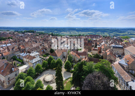 Frankreich, Haute-Marne (52), Langres, Vue depuis Le Sommet de la Tour Sud de la cathédrale Saint-Mammès sur la Vieille Ville // Frankreich, Haute-Marne, Lang Stockfoto