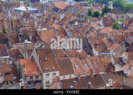 Frankreich, Haute-Marne (52), Langres, Vue depuis Le Sommet de la Tour Sud de la cathédrale Saint-Mammès sur la Vieille Ville // Frankreich, Haute-Marne, Lang Stockfoto