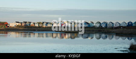 Der Strand Hütten von Mudeford in Dorset. Stockfoto