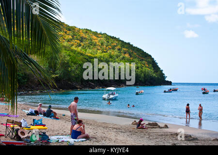 Martinique, Les Anses d'Arlet, Stadt am Strand, Südwestküste, steile Straße in, Stockfoto