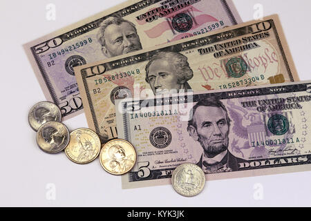 US-Dollar, Banknoten und Münzen Stockfoto