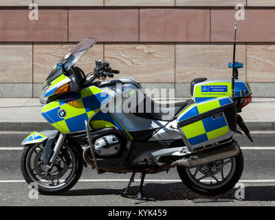 Geparkt Metropolitan Polizei Motorrad in der City von London, England, Vereinigtes Königreich Stockfoto