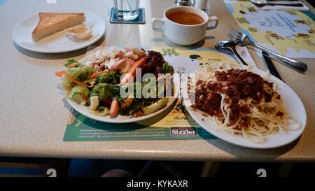 Über dem Essen Gourmet Rammen Es filmische Auf Sizzler Buffet Restaurant Pattaya Thailand Stockfoto