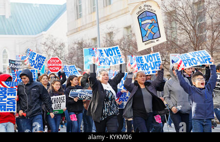 Raleigh, North Carolina. 13 Jan, 2018. Pro-life-Kundgebung und Demonstration in der Innenstadt von Raleigh. Stockfoto