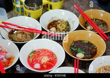 Boot Nudeln, billige Lebensmittel in Bangkok, Thailand Stockfoto