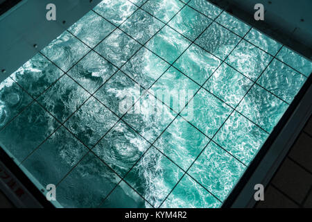 Whirlpools anzeigen aus Uzunomichi, Naruto Stadt, Präfektur Tokushima, Japan. Stockfoto