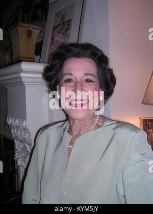 Brustbild von Kitty Carlisle Hart, einer Schauspielerin, die war einer der letzten überlebenden Person im Marx Brothers Movie (eine Nacht in der Oper), 2005 durchgeführt haben. () Stockfoto