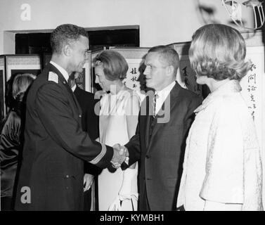 Foto aus der Wally Schirra Kollektion, das einen wichtigen Moment im Leben oder in der Karriere des Astronauten Wally Schirra zeigt. Stockfoto