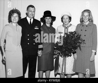 Ein Foto aus der Wally Schirra-Sammlung, das einen wichtigen Moment im Leben des Astronauten feststellt. Das Bild zeigt Schirras Beiträge zur Weltraumforschung und seine Rolle bei den frühen Missionen der NASA. Stockfoto