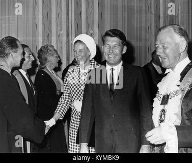 Dieses Bild aus der Wally Schirra Collection zeigt einen bedeutenden Moment oder ein Artefakt, das mit dem Astronauten Wally Schirra in Verbindung steht und seinen Beitrag zur Weltraumforschung zeigt. Stockfoto