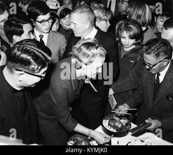 Bild aus der Wally Schirra Collection mit historischen Luftfahrtefakten. Stockfoto
