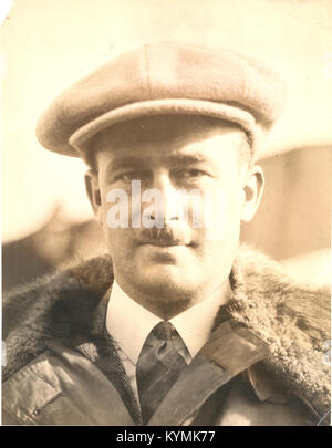 Foto: Zeppelin pilot Charles Ames 4011375750 o Stockfoto