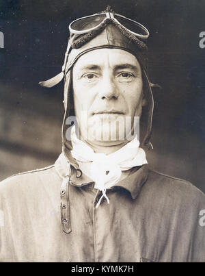 Foto: Zeppelin pilot James DeWitt Hill 4011398902 o Stockfoto