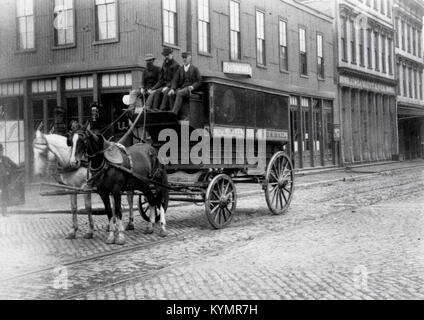 Verordnung Mail Wagen 2551249242 o Stockfoto