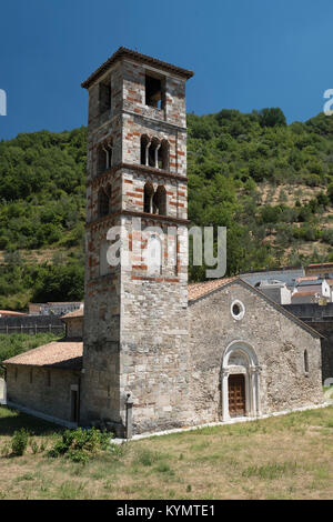 Santa Maria Extra Moenia, mittelalterliche Kirche in Cassino (Frosinone, Latium, Italien), Anbauteile außen Stockfoto