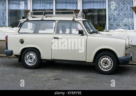 Ein Trabant 1.1 Universal Auto in Ostdeutschland. Stockfoto