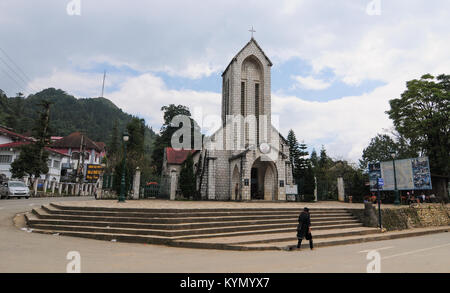 Sapa, Vietnam - Sep 21, 2013. Steinerne Kirche in Downtown in Sapa, Nordvietnam. Sa Pa ist eine Stadt im Nordwesten von Vietnam nicht weit von der Chines Stockfoto