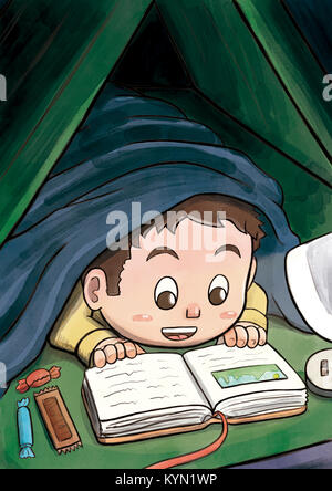 Weißer Junge versteckt sich unter der Bettdecke Lesen ein Bilderbuch Stockfoto