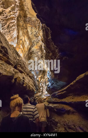 Ruby Falls ist in Lookout Mountain in der Nähe von Chattanooga, Tennessee und bei 145 Meter hoch gelegen ist der weltweit höchsten und tiefsten unterirdischen Wasserfall. Stockfoto