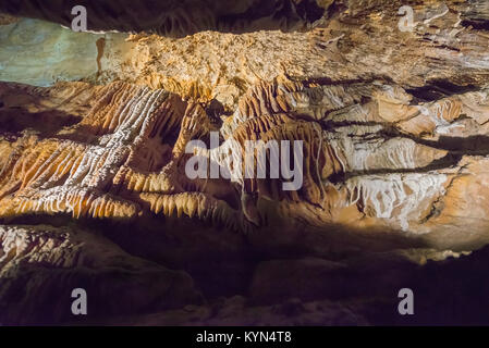 Ruby Falls ist in Lookout Mountain in der Nähe von Chattanooga, Tennessee und bei 145 Meter hoch gelegen ist der weltweit höchsten und tiefsten unterirdischen Wasserfall. Stockfoto