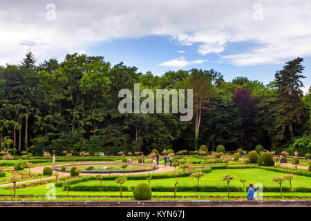 CHENONCEAU, Frankreich - ca. Juni 2014: Garten von Katharina de Medici Stockfoto