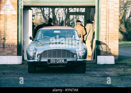 Aston Martin DB5 V8 Auto in Bicester Heritage Center. Bicester, Oxfordshire, England Stockfoto