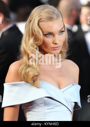 Elsa Hosk besucht der betrog Screening während des 70. jährlichen Cannes Film Festival im Palais des Festivals am 24. Mai 2017 in Cannes, Frankreich. Stockfoto