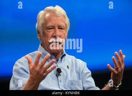 Am 5. September 2017 sprach Alan Cummings, ein Voyager-Forscher aus Caltech, im Smithsonian National Air and Space Museum, um den 40. Jahrestag der Mission Voyager 1 und 2 zu feiern. Die 1977 gestartete Raumsonde setzt ihre Reise in den interstellaren Raum fort, um die Heliopause zu untersuchen. Stockfoto