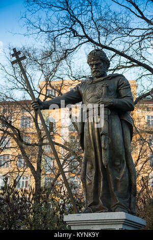 SOFIA, Bulgarien - 22. NOVEMBER 2017: Statue von Samuel Zaren, Kaiser des Ersten Bulgarischen Reiches von 997 bis 1014 Stockfoto