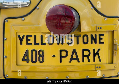 Lizenz Nummer einer Yellowstone gelben Bus Stockfoto