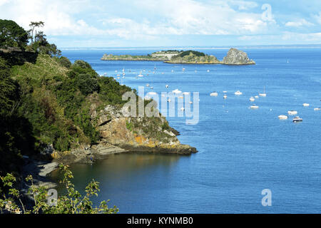 Cosatline in Cancale, rimains Insel und Felsen von Cancale (Bretagne, Frankreich). Stockfoto