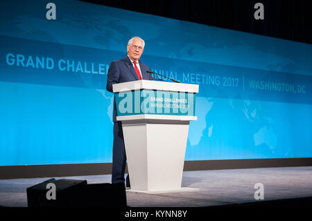 Am 4. Oktober 2017 hielt der US-Außenminister Rex Tillerson Keynote-Redebeiträge auf dem 13. Annual Grand Challenges Meeting in Washington, D.C., das von mehreren internationalen Organisationen veranstaltet wurde, die sich mit globalen Gesundheits- und Entwicklungsfragen befassen. Stockfoto
