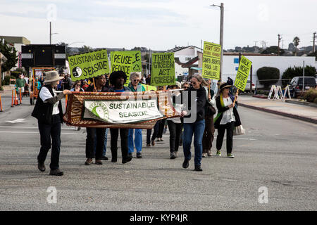 Seaside, Kalifornien, USA. 15 Jan, 2018. Martin Luther King, Jr. Parade, Seaside, Kalifornien, USA Bild: Tami Sojka/Alamy leben Nachrichten Stockfoto