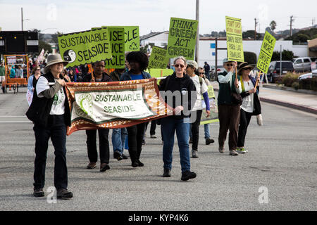 Seaside, Kalifornien, USA. 15 Jan, 2018. Martin Luther King, Jr. Parade, Seaside, Kalifornien, USA Bild: Tami Sojka/Alamy leben Nachrichten Stockfoto