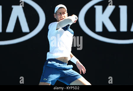 Melbourne, Australien. 16 Jan, 2018. Serbischen Tennisspieler Novak Djokovic ist in Aktion während seiner 1. Runde der Australian Open gegen amerikanische Tennisspieler Donald Young am Jan 16, 2018 Credit: Yan Lerval/Alamy leben Nachrichten Stockfoto