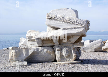 Große Steine an der Küste in der Nähe von Antalya, Turkley Stockfoto