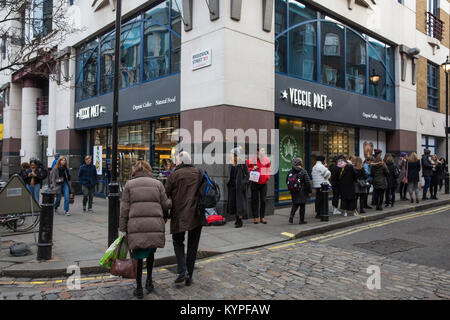 London, Großbritannien. 13. Januar, 2018. Ein Zweig der Veggie Pret in Soho. Stockfoto