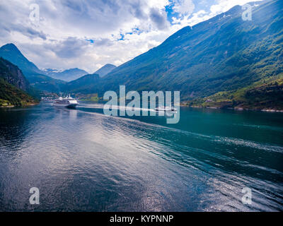 Geiranger Fjord, wunderschöne Natur Norwegens. Es ist ein 15 Kilometer (9,3 Meilen) langen Zweig aus dem Sunnylvsfjord, die ein Zweig aus dem Storfjord Stockfoto