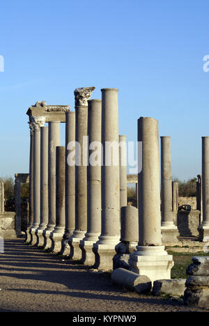 Colonnaded Straße in Perge in der Nähe von Antalya, Türkei Stockfoto