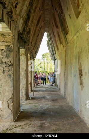 PALENQUE, MEXIKO - 29. NOVEMBER: Nicht identifizierte Personen der Maya Tempel Ruinen am 29 November, 2016 Explore in Palenque. Palenque wurde als ihre Welt Stockfoto