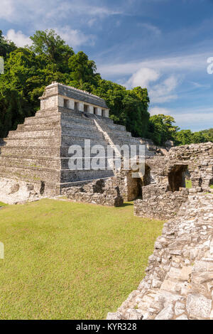 PALENQUE, MEXIKO - 29. NOVEMBER: Maya Tempel Ruinen am 29. November 2016 in Palenque. Palenque wurde von der UNESCO zum Weltkulturerbe im Jahr 1987 erklärt. Stockfoto