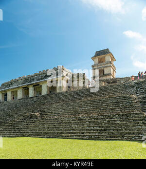 PALENQUE, MEXIKO - 29. NOVEMBER: Nicht identifizierte Personen der Maya Tempel Ruinen am 29 November, 2016 Explore in Palenque. Palenque wurde als ihre Welt Stockfoto