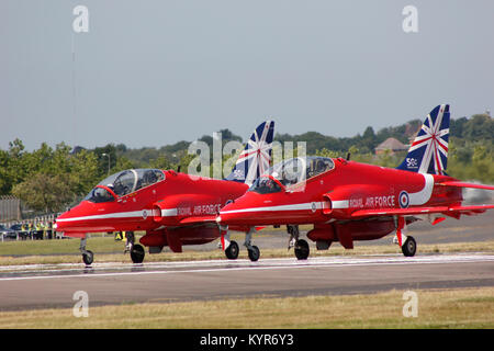 Rote Pfeile Vorbereitung nehmen Sie an Farnborough Airshow 2014 Stockfoto