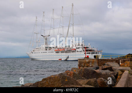 Wind-Surf-Kreuzfahrtschiff besucht Portrush Stockfoto