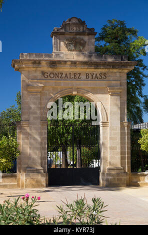 Gonzalez Byass gewölbte Tor zu Tio Pepe Bodega, Jerez de la Frontera, Spanien Stockfoto